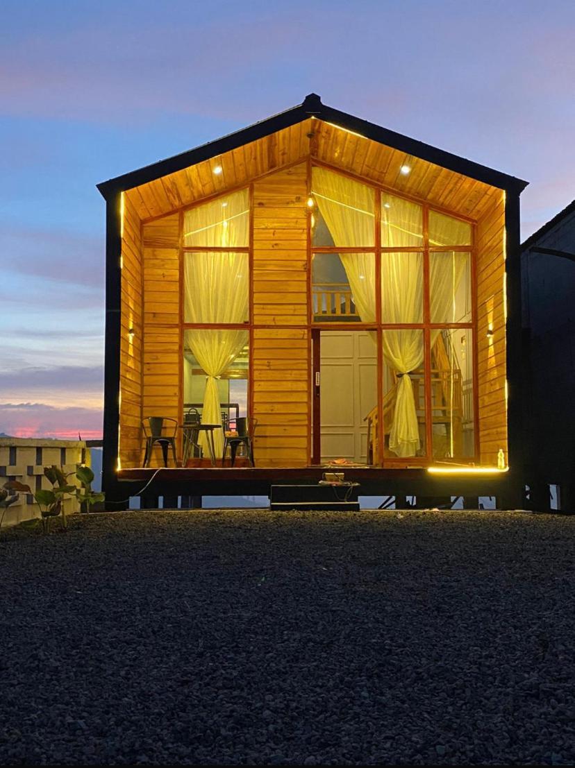 Tower Hill Cabin Dieng Buitenkant foto